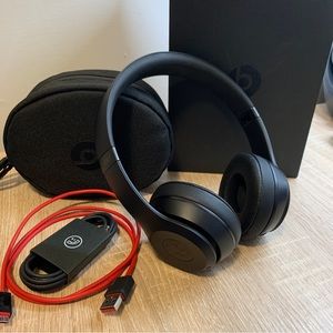 Beats Solo³ On-Ear Wireless Headphones - Black